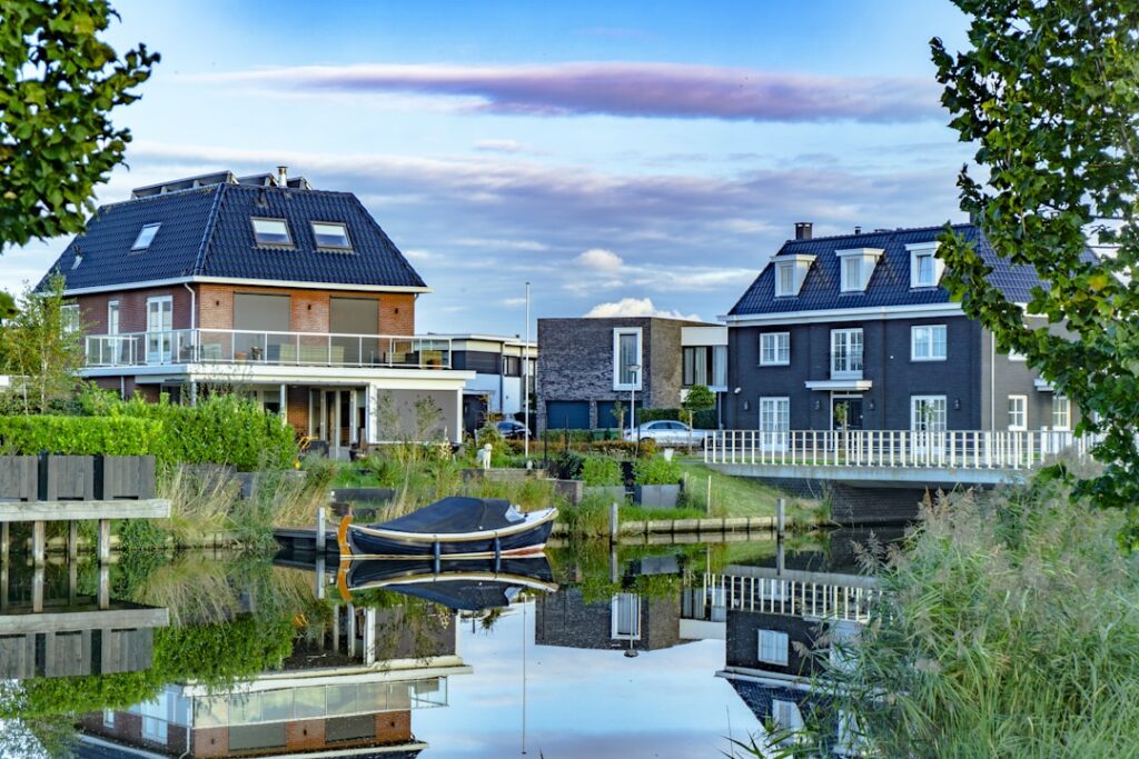 Photo Waterfront living