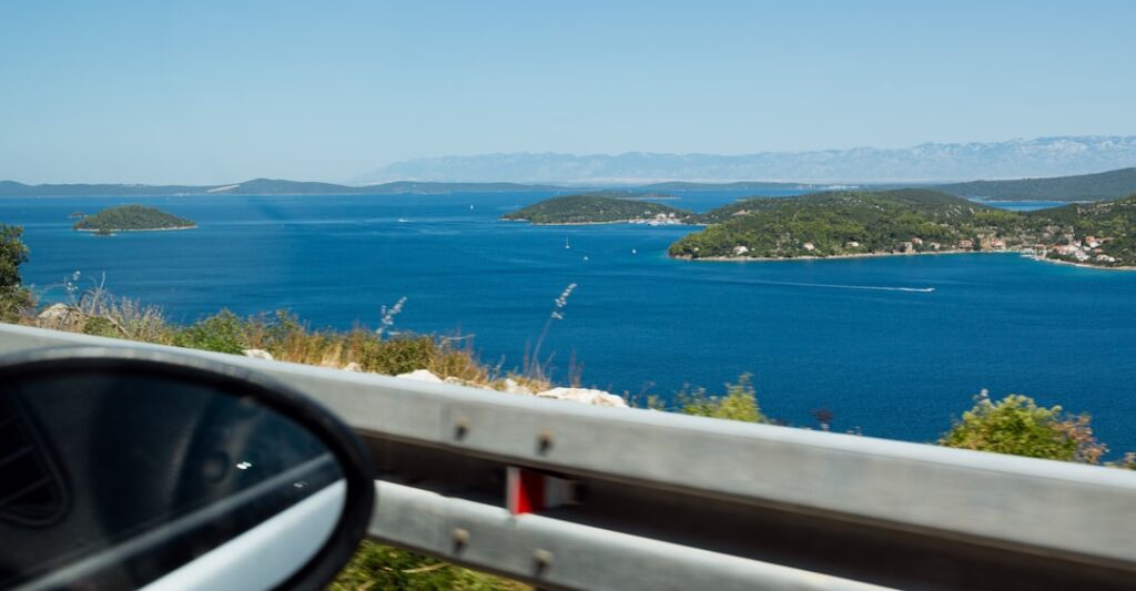 Photo weekend island car